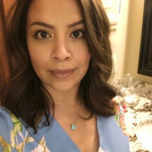 👀 ~MEET YOUR POSHER!!~👩🏻‍💻